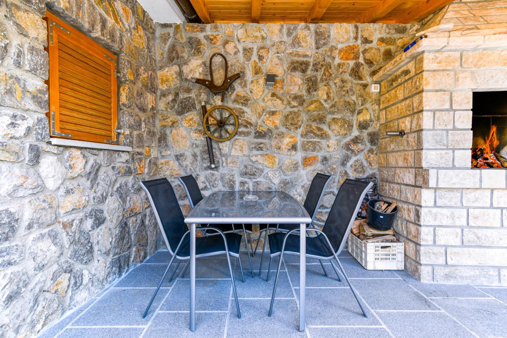 Apartman Lavanda Sa Bazenom I Okucnicom 4* Hreljin Экстерьер фото